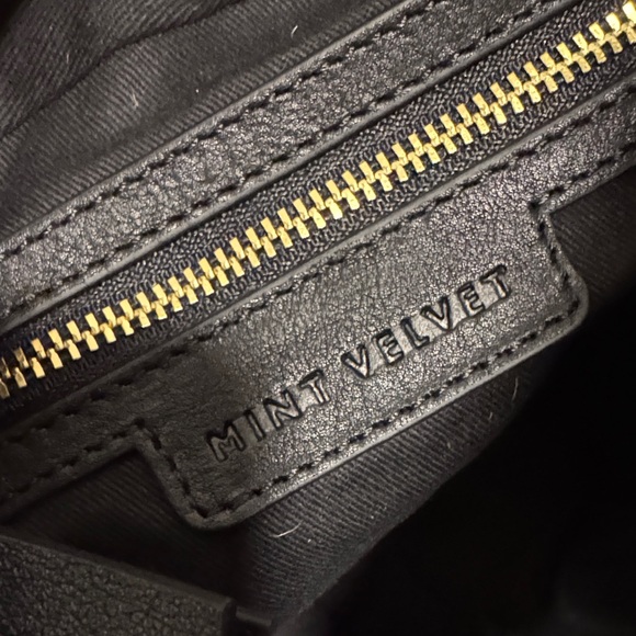 Leopard Pattern Shoulder Bag - Picture 6 of 8